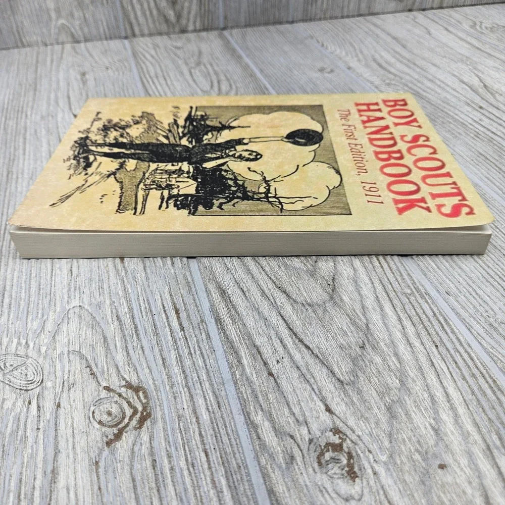 Boy‎ Scouts Handbook The First Edition 1911 Reprint Dead Authors Society